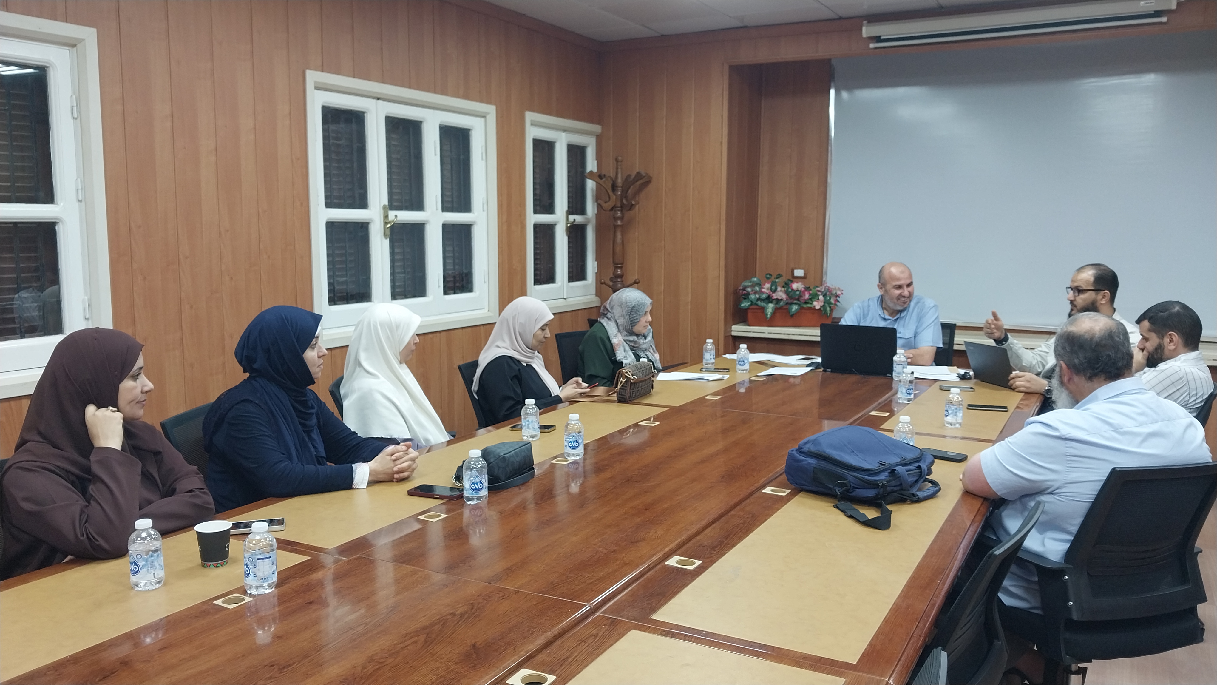 عقد الاجتماع الأول للجنة تطوير المناهج بكلية الطب البشري جامعة مصراتة