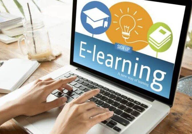 لجنة تطوير التعليم الإلكتروني والتعليم عن بُعد بكلية الطب البشري تعقد اجتماعها الأول للعام الجامعي 2025/2026م