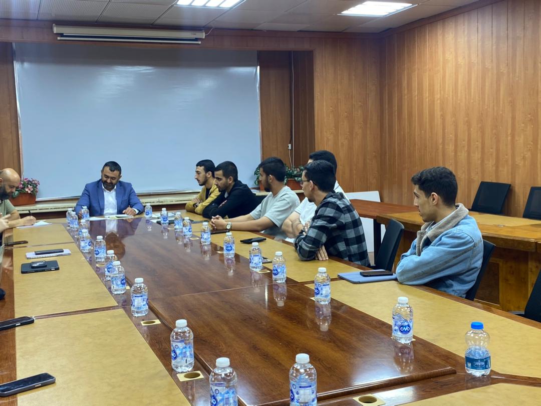 اجتماع عميد كلية الطب البشري مع اتحاد الطلبة لمناقشة المتطلبات والعراقيل التعليمية